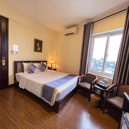 Baly Hotel Hue Exterior foto