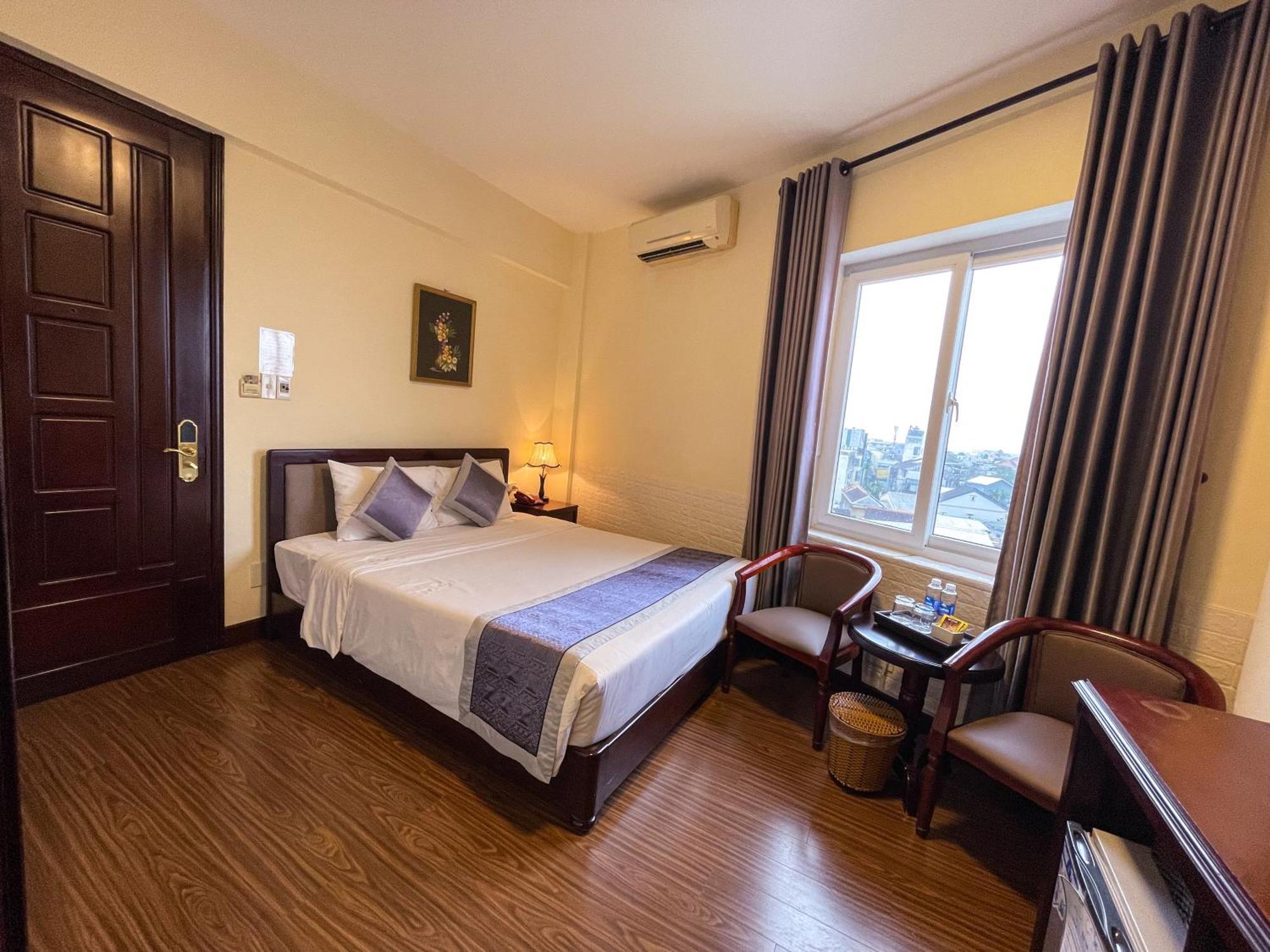 Baly Hotel Hue Exterior foto